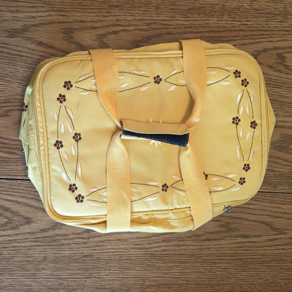 Temp-Tations by Tara Old World Yellow Insulated Casserole Carrier Bag